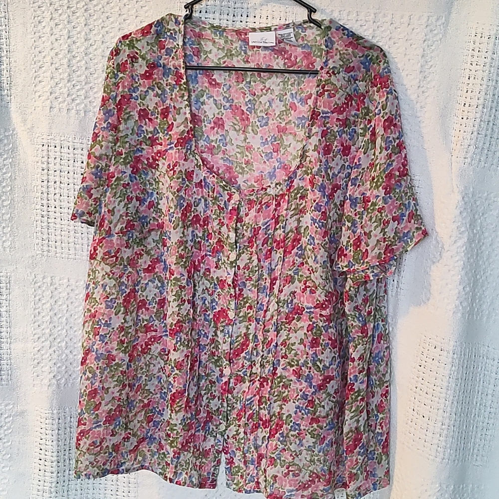 Size 3X Floral Sheer Button Down Blouse Short Sleeved